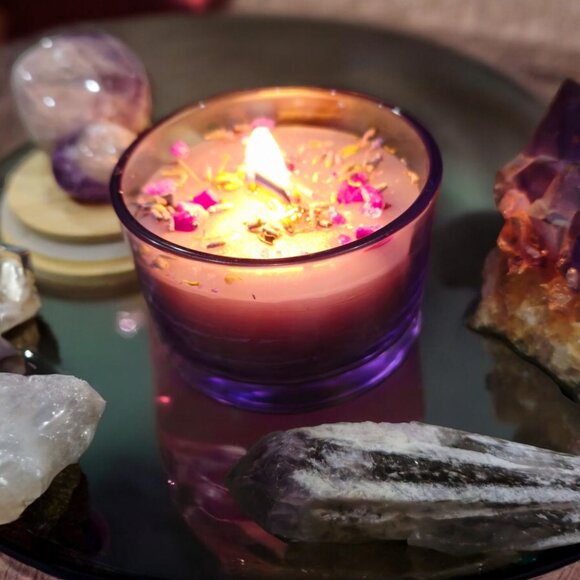 🆕♡ Handmade Lavender Scented Candle With Crystal Pendant & Bamboo Lid 2 Left - Picture 15 of 16